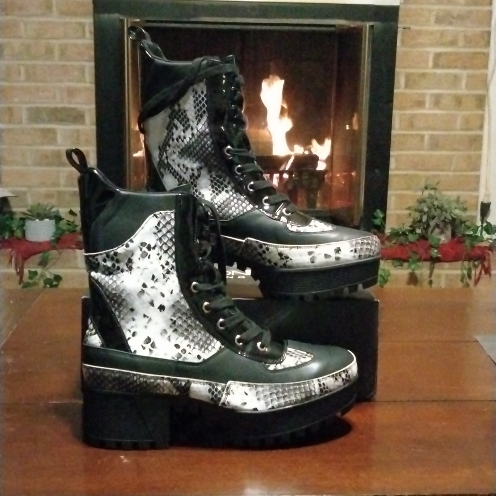 Fashion Nova Women's Bootie Shoes